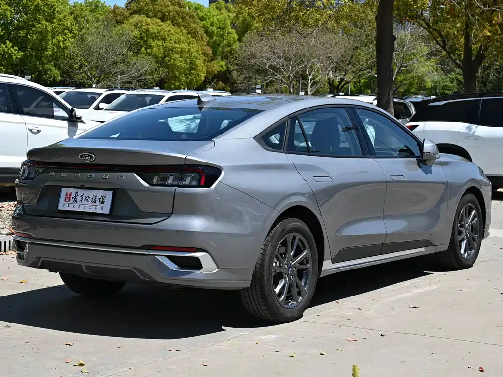Ford Mondeo 2025 2.0T EcoBoost Luxury