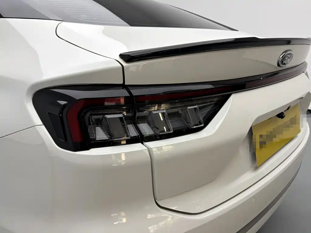 Ford Mondeo — миниатюра 11