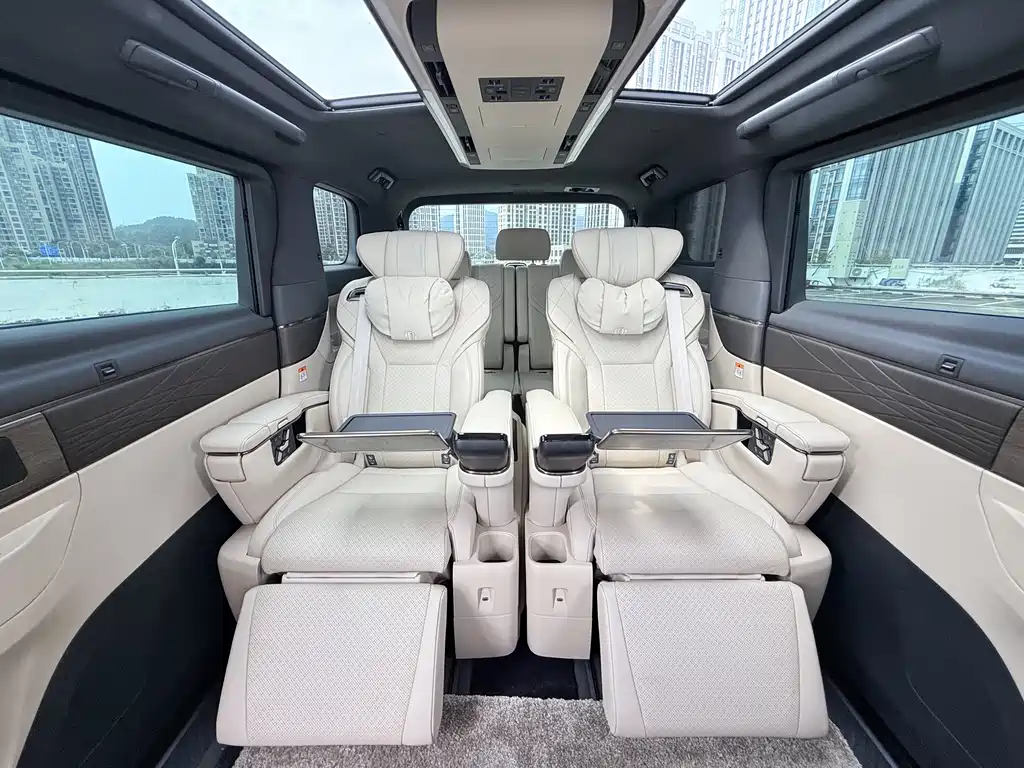 Toyota Vellfire — миниатюра 10