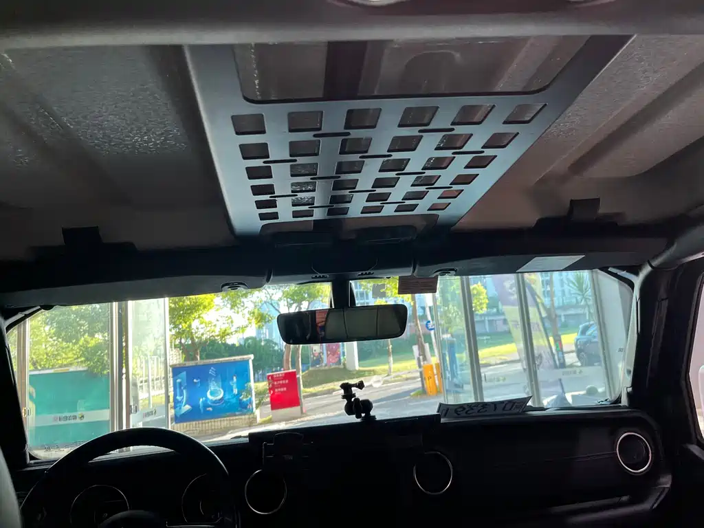 Jeep Gladiator — миниатюра 12