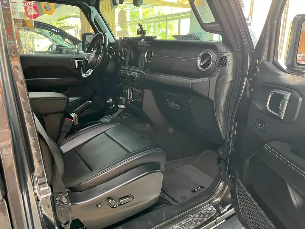 Jeep Gladiator — миниатюра 11