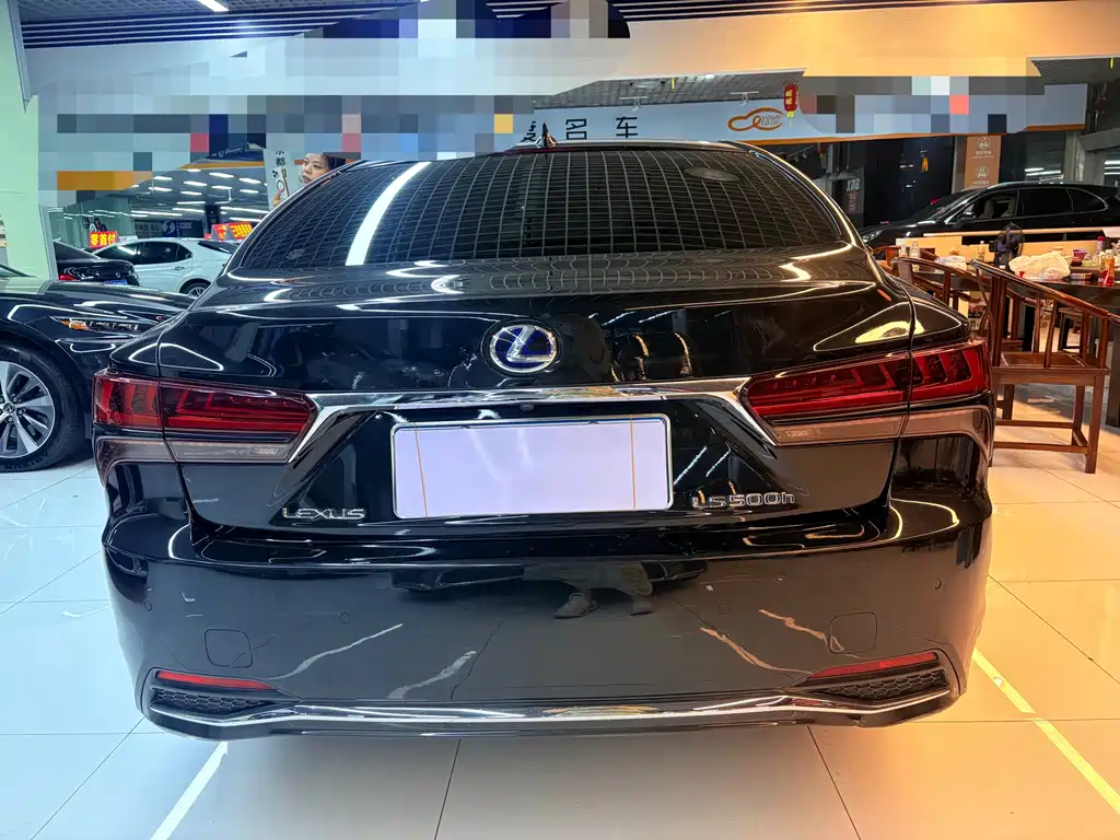Lexus LS — миниатюра 8