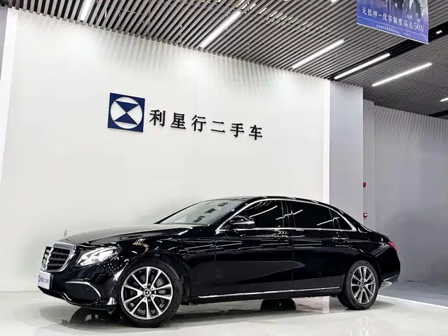 Mercedes-Benz E-Class — фото 1