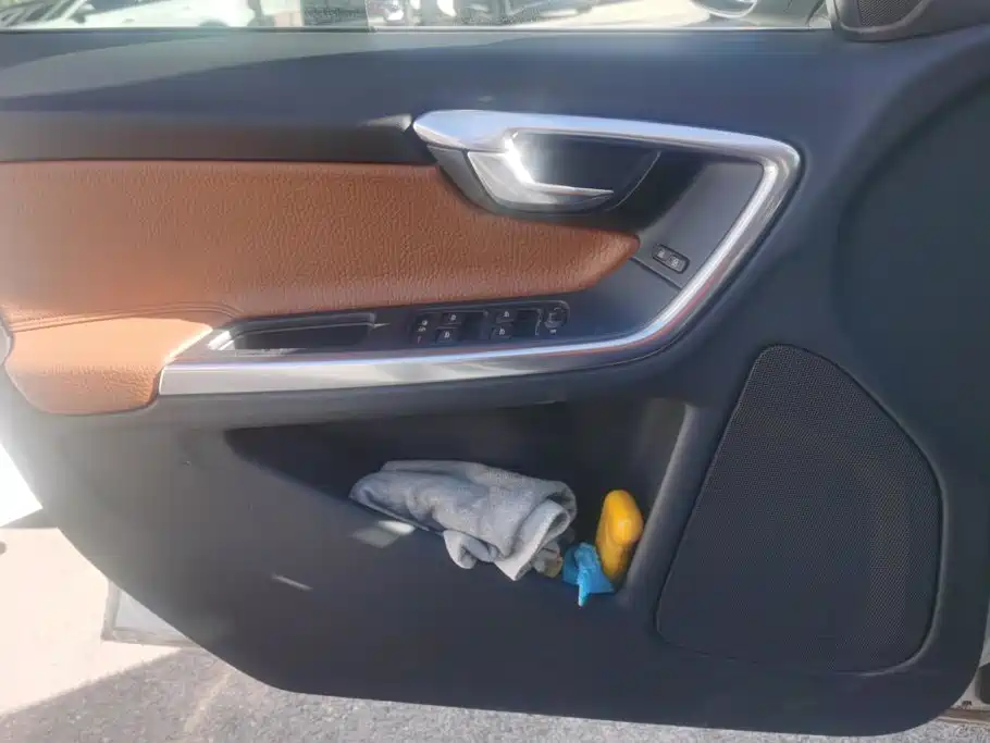 Volvo V60 — миниатюра 7