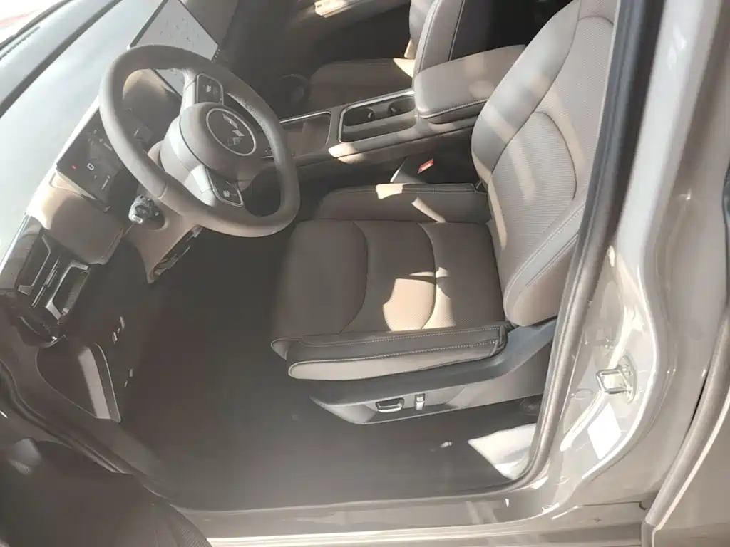 Wuling Xingguang 730 New Energy — миниатюра 15