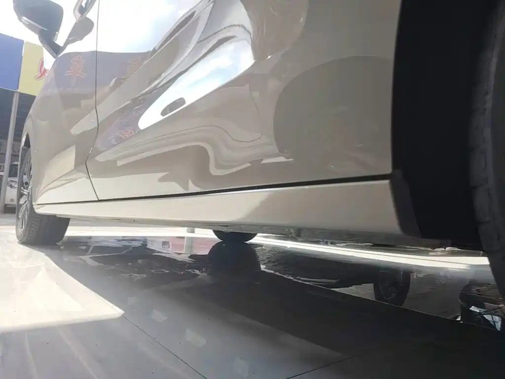 Wuling Xingguang 730 New Energy — миниатюра 22