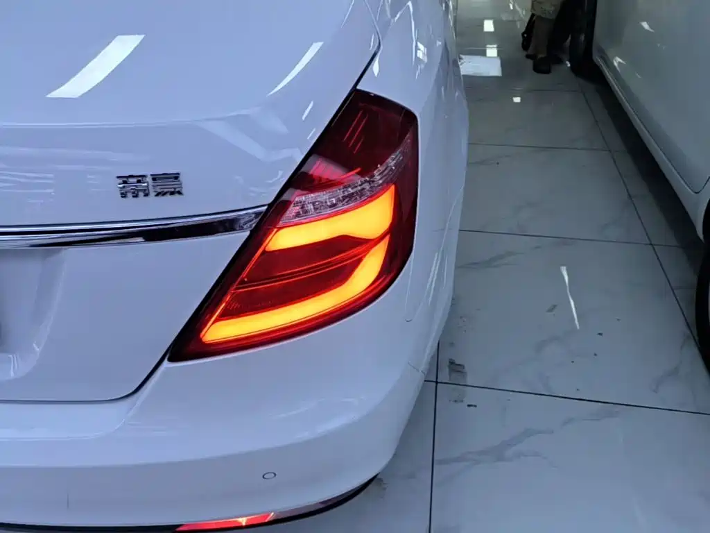 Geely Emgrand — миниатюра 8