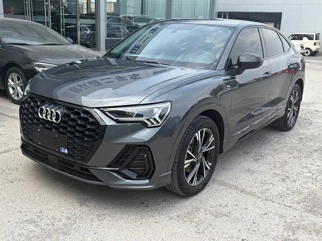 Audi Q3 Sportback 2022 40 TFSI RS Kit Flame Speed Type