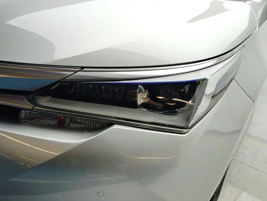 Toyota Corolla — миниатюра 5