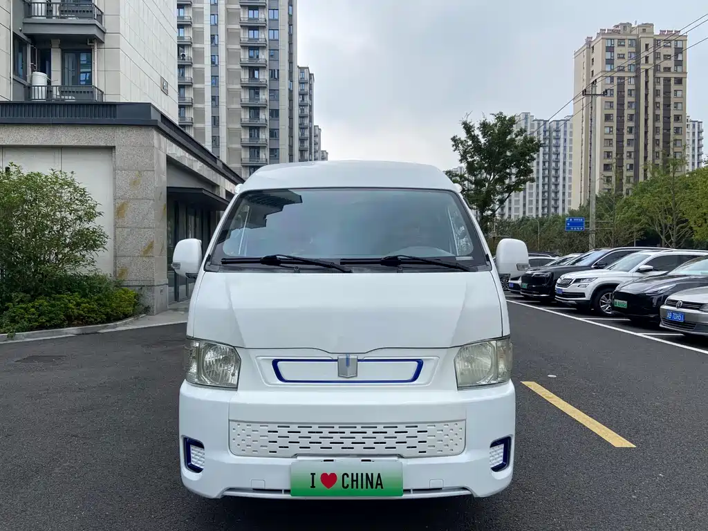 Yuan Cheng Yuan Cheng Xingxiang E6 — миниатюра 2