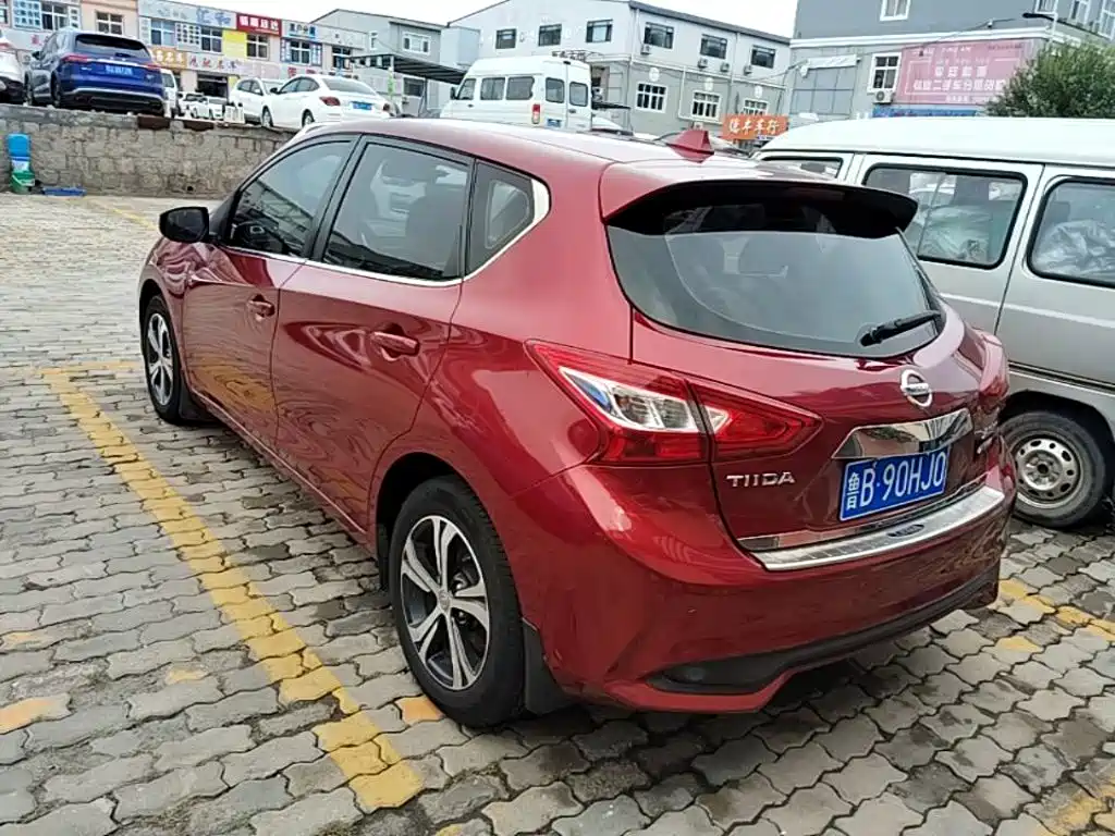 Nissan Tiida — миниатюра 5