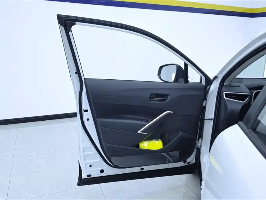 Toyota Frontlander 2024 2.0L CVT Lead plus