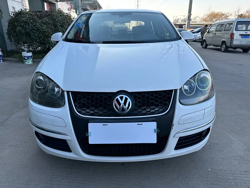 Volkswagen Sagitar 2011 1.8TSI AT Champion