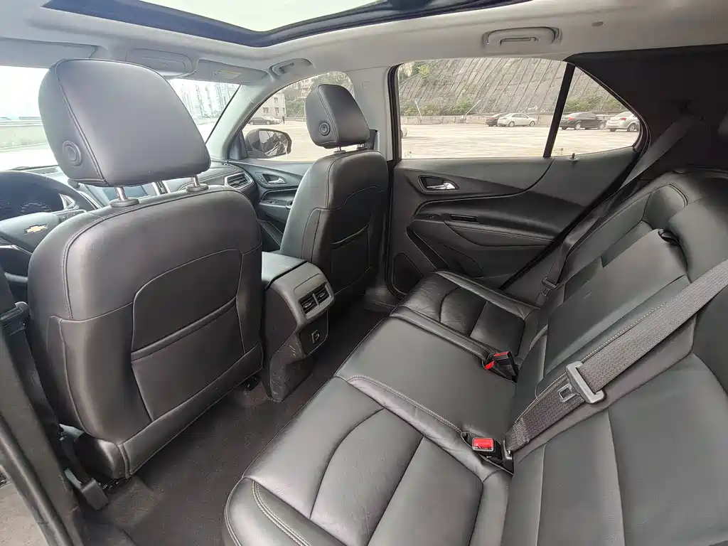Chevrolet Equinox — миниатюра 16