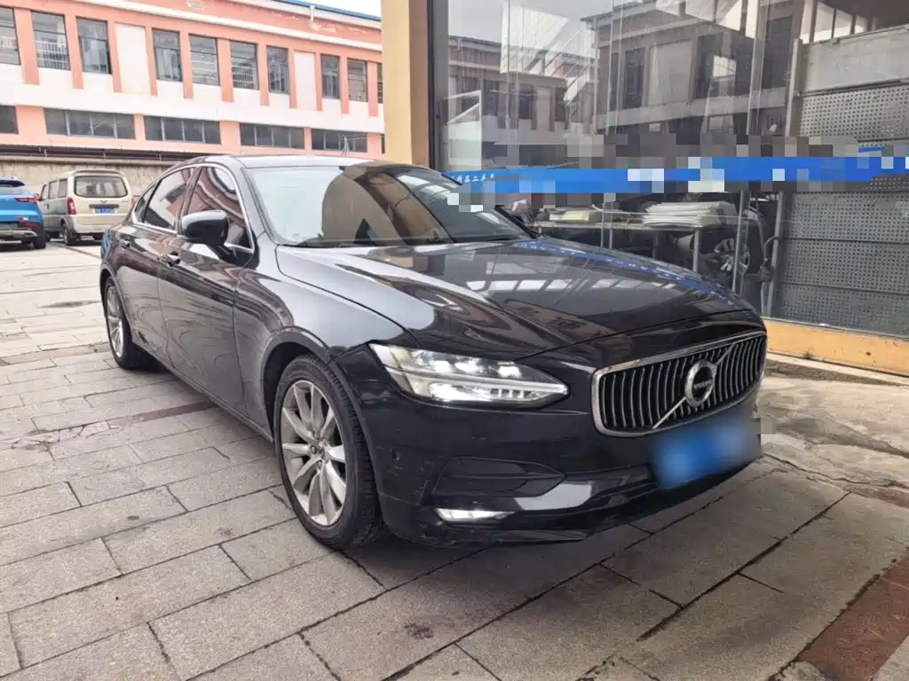 Volvo S90 — миниатюра 4