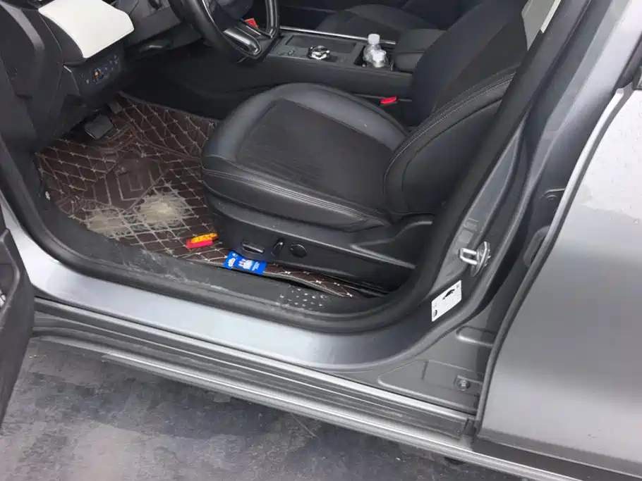Ford Mondeo — миниатюра 9