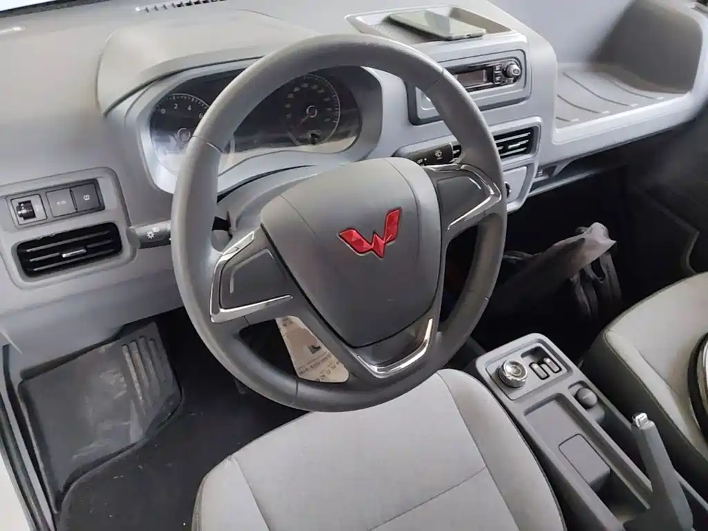 Wuling Yangguang — миниатюра 11