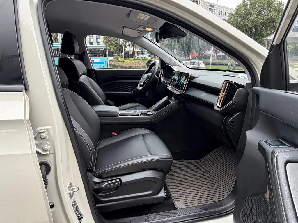 Wuling Xingyun — миниатюра 5