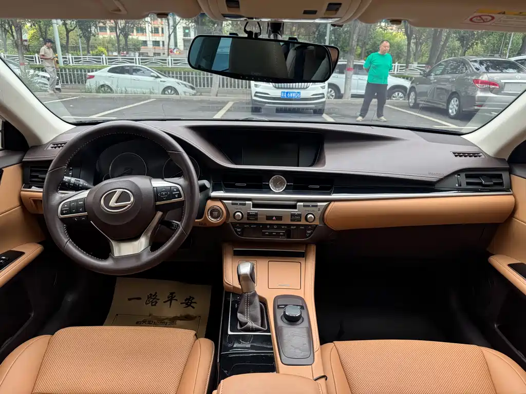 Lexus ES 2015 200 Elite