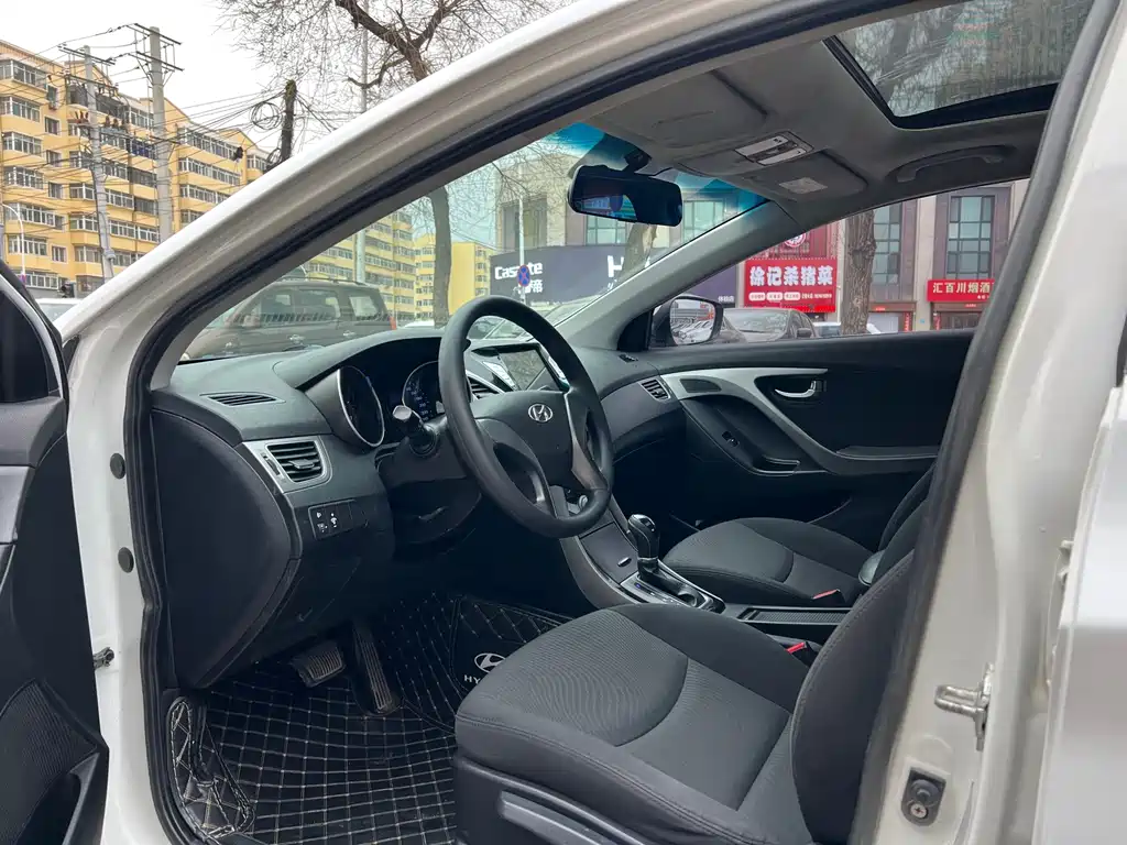 Hyundai Elantra Langdong — миниатюра 7