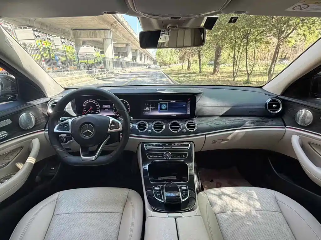 Mercedes-Benz E-Class E 2017 E 300 L Sport Fashion