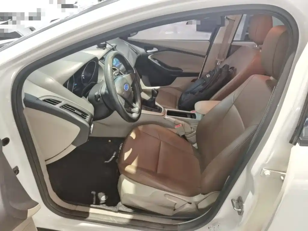 Ford Focus — миниатюра 15