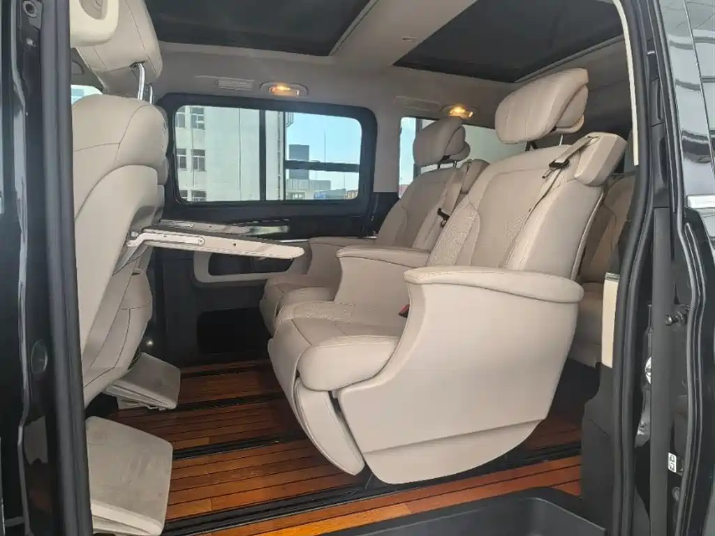 Mercedes-Benz V-Class V 2018 V 260 Luxury VI