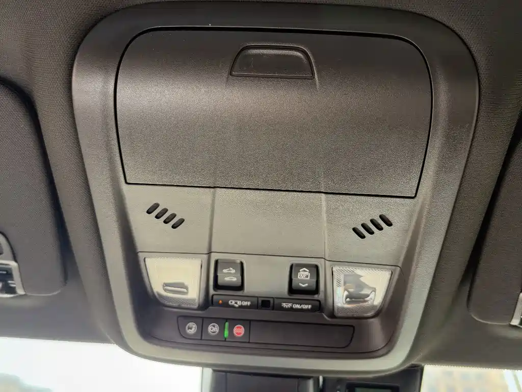 Cadillac XT6 — миниатюра 12