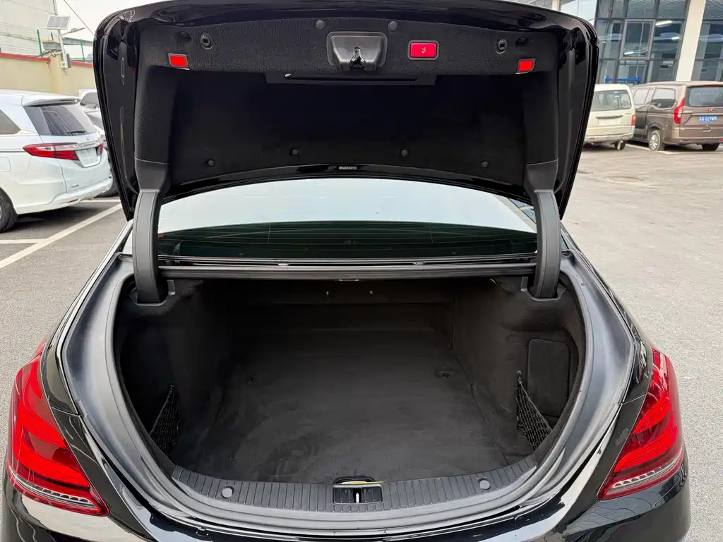 Mercedes-Benz S-Class — миниатюра 16