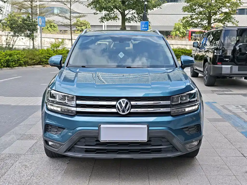 Volkswagen Tharu — миниатюра 2