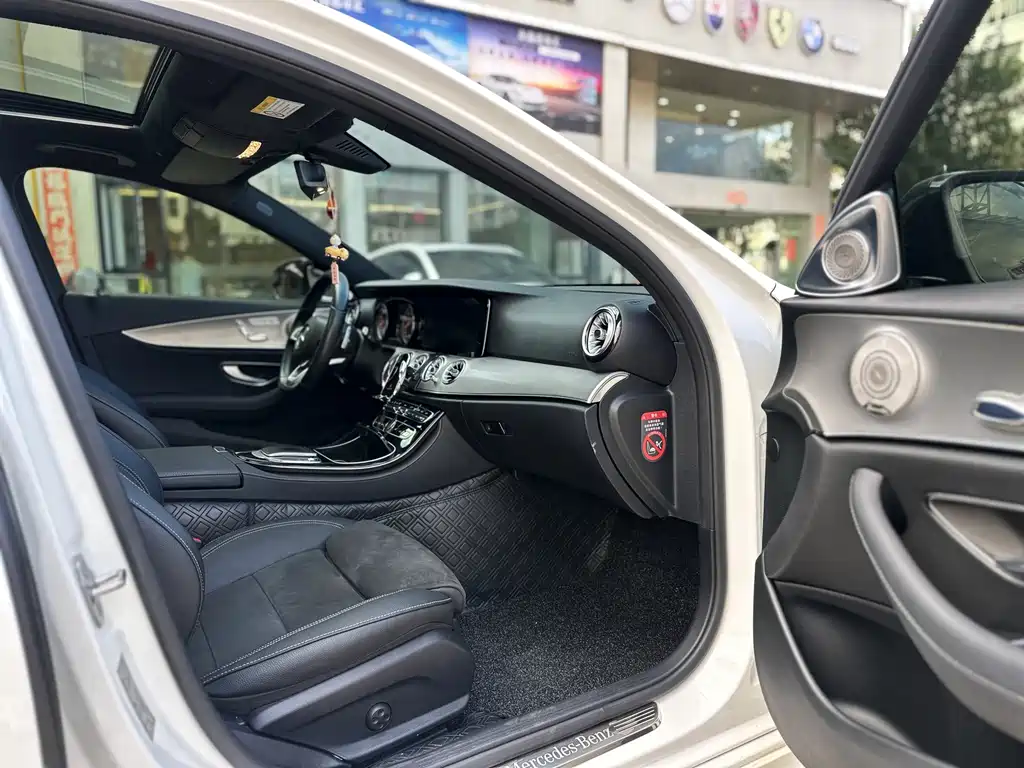 Mercedes-Benz E-Class — миниатюра 10