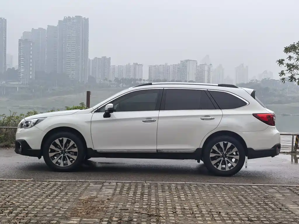 SUBARU OUTBACK