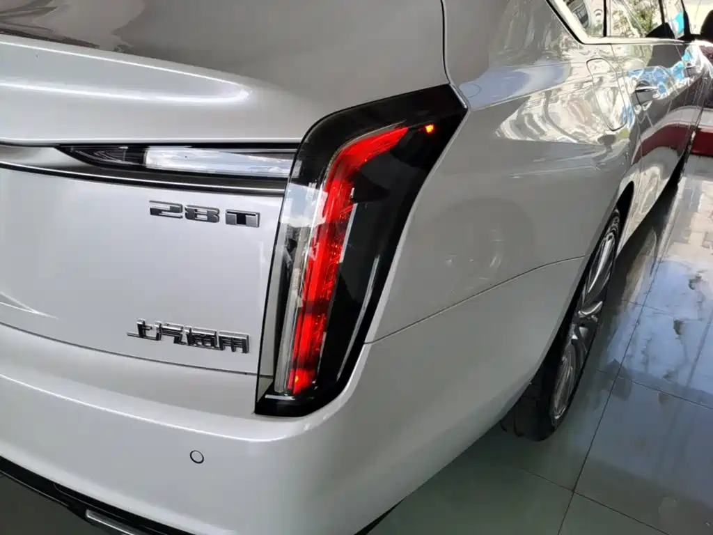 Cadillac CT6 — миниатюра 8