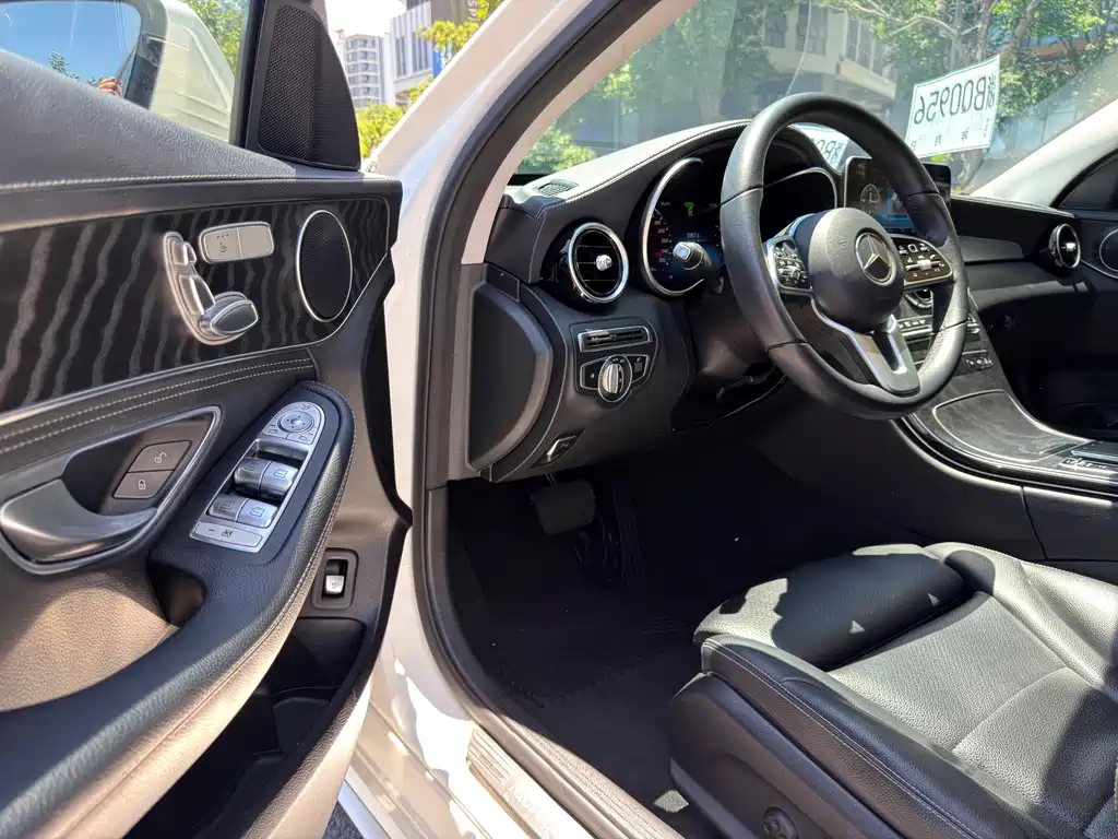 Mercedes-Benz C-Class — миниатюра 4