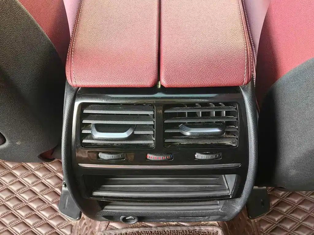 BMW 5 Series — миниатюра 11