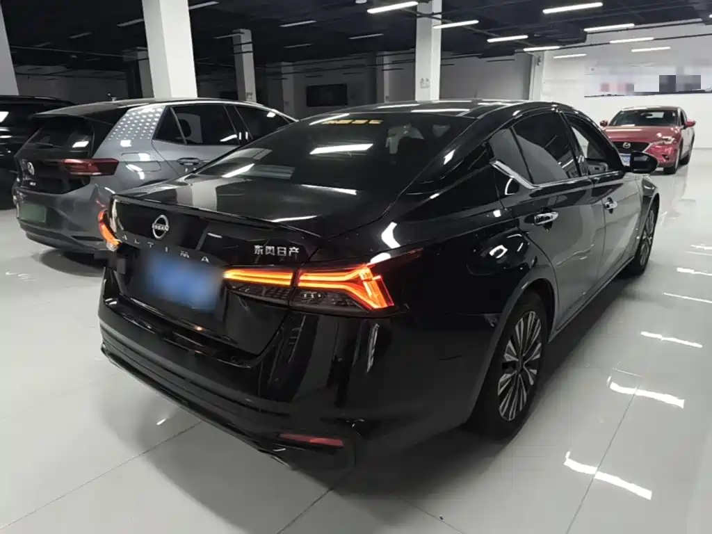 Nissan Teana — миниатюра 7
