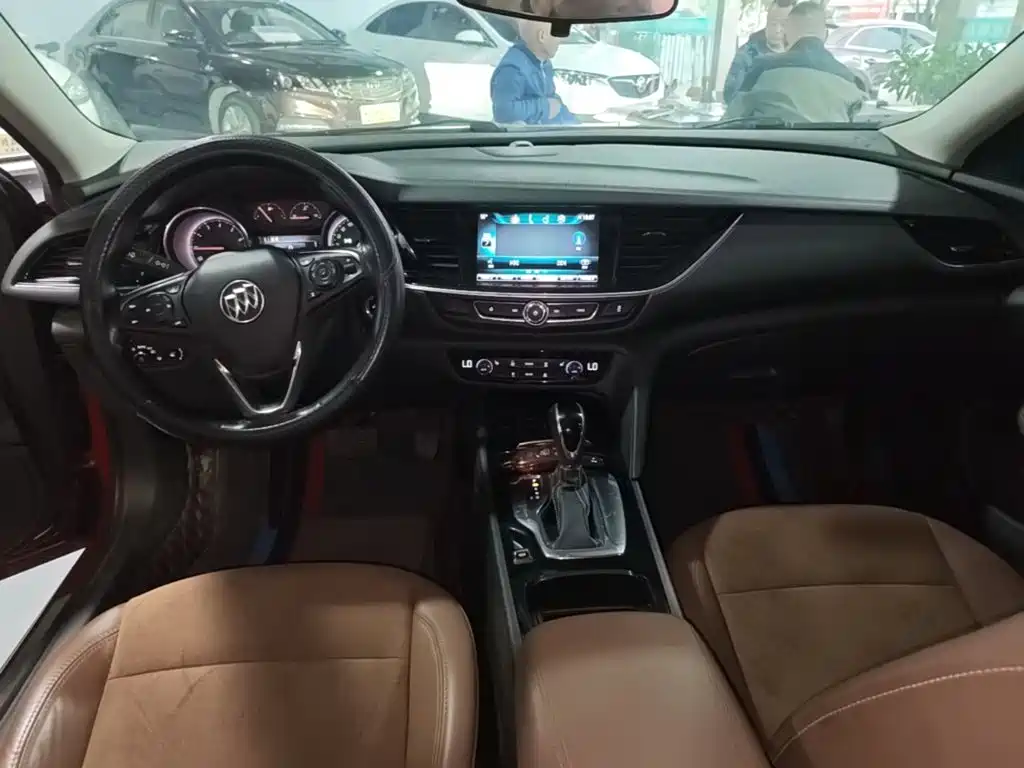 Buick Regal — миниатюра 10