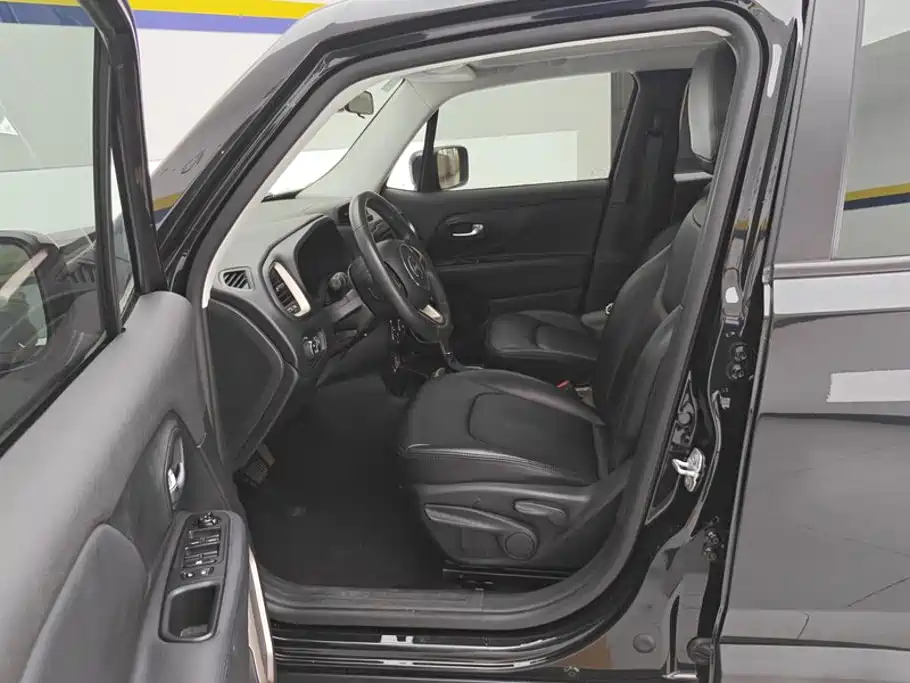 Jeep Renegade — миниатюра 9
