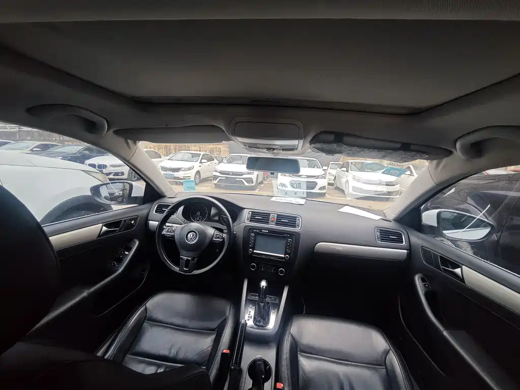 Volkswagen Sagitar 2012 1.4TSI AT Luxury