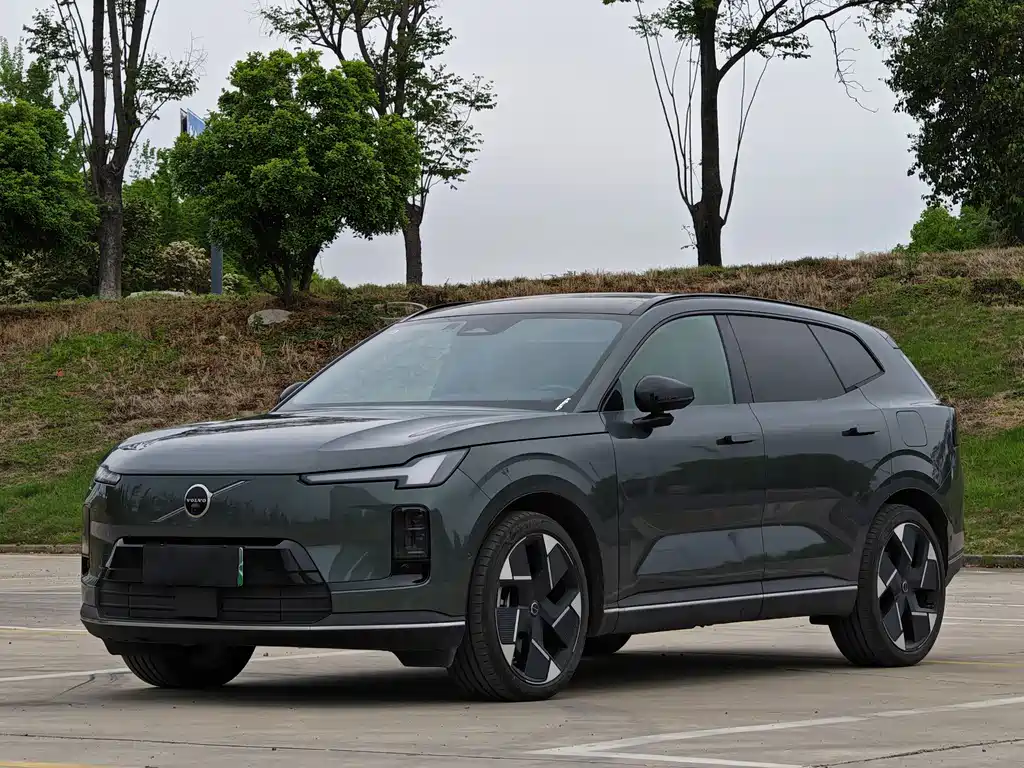 Volvo 沃尔沃XC70插电式混动 2025