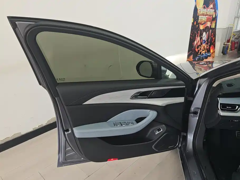 Hongqi Hongqi H5 PHEV — миниатюра 7