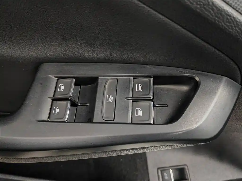 Volkswagen Sagitar 2018 280TSI DSG