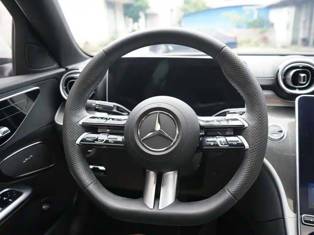 Mercedes-Benz C-Class — миниатюра 11