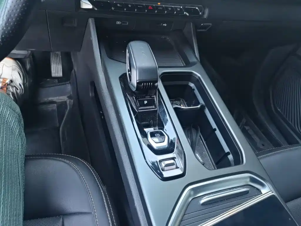 Geely Haoyue L — миниатюра 12