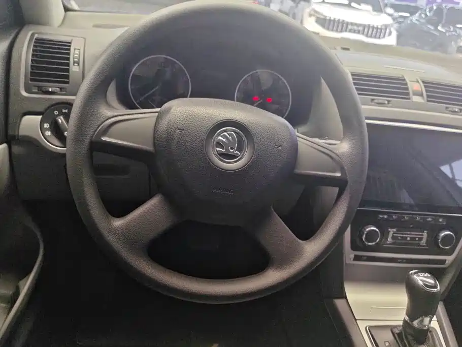 Skoda Octavia — миниатюра 14