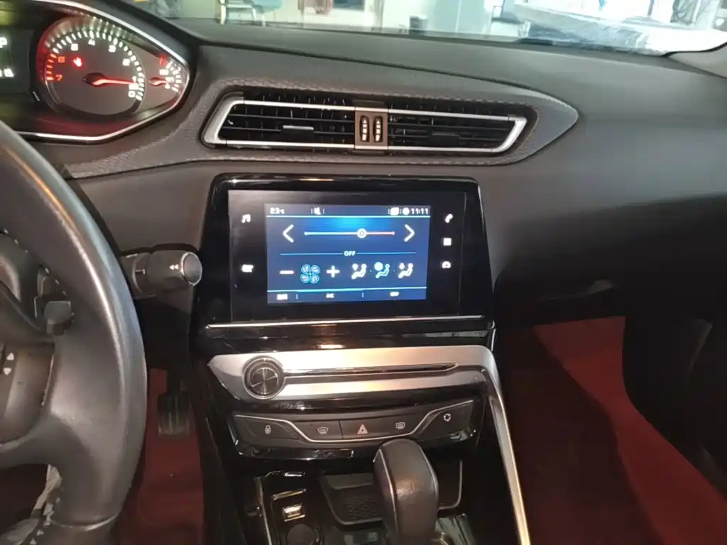 Peugeot 308 — миниатюра 13