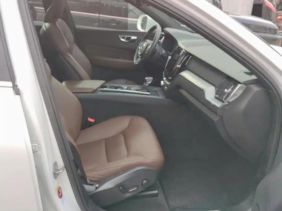 Volvo XC60 — миниатюра 8