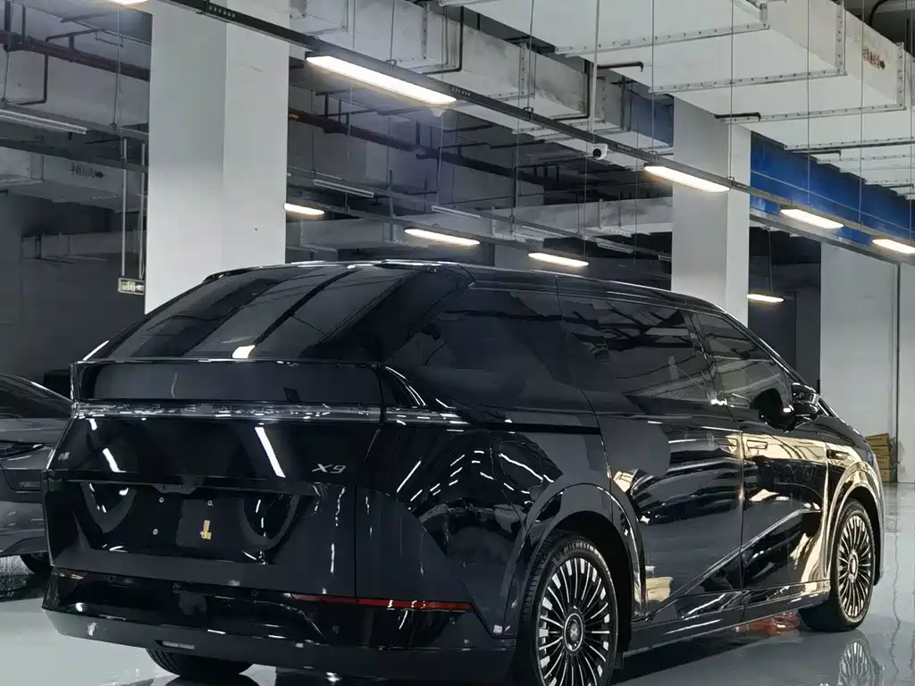 XPeng X9 — миниатюра 9