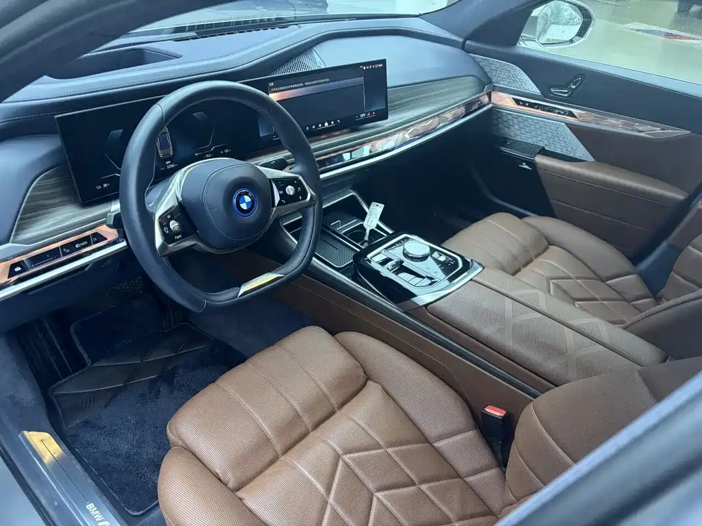 BMW i7 — миниатюра 8
