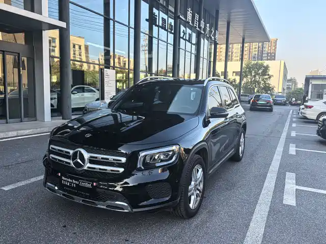 MERCEDES BENZ GLB
